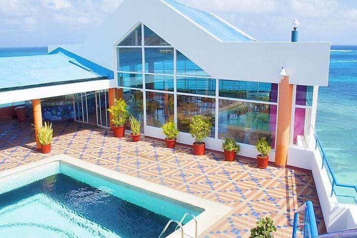 Pools & Facilities