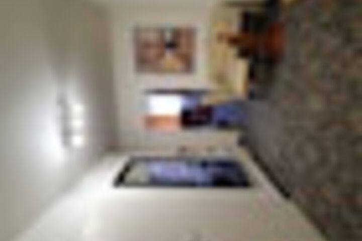 Room 215 of 324