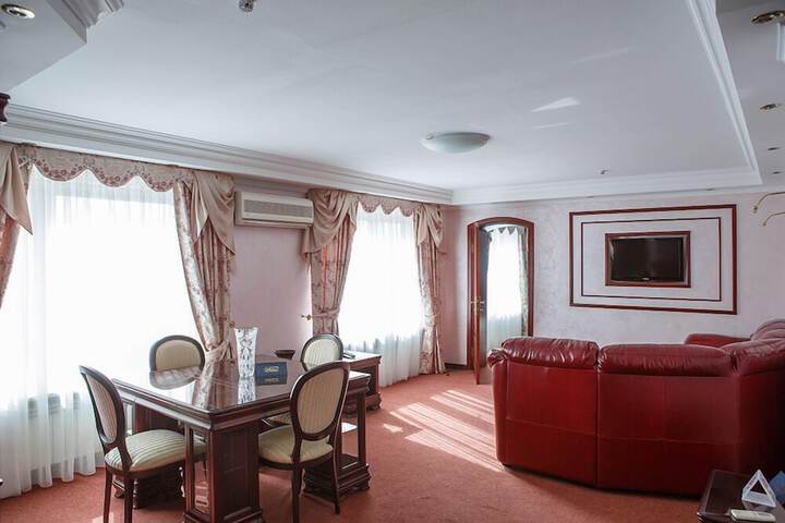 Room 57 of 122