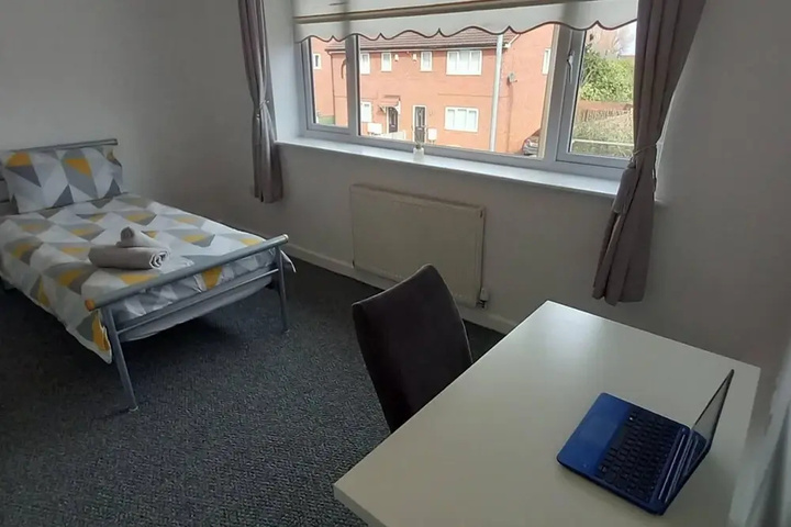 Room 5 of 14