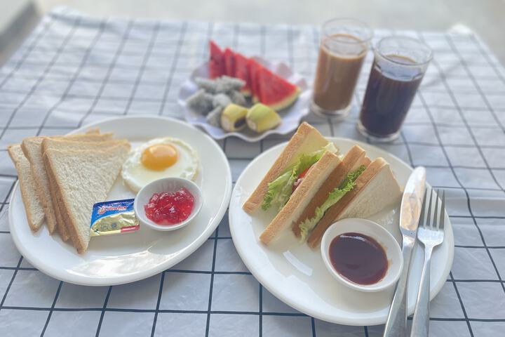 Breakfast/Coffee Service 51 of 70