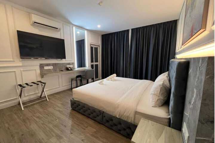 Room 14 of 66