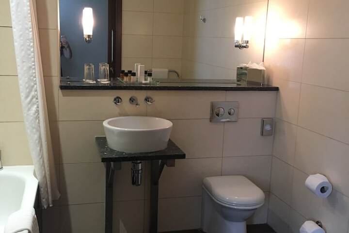 Room 28 of 58