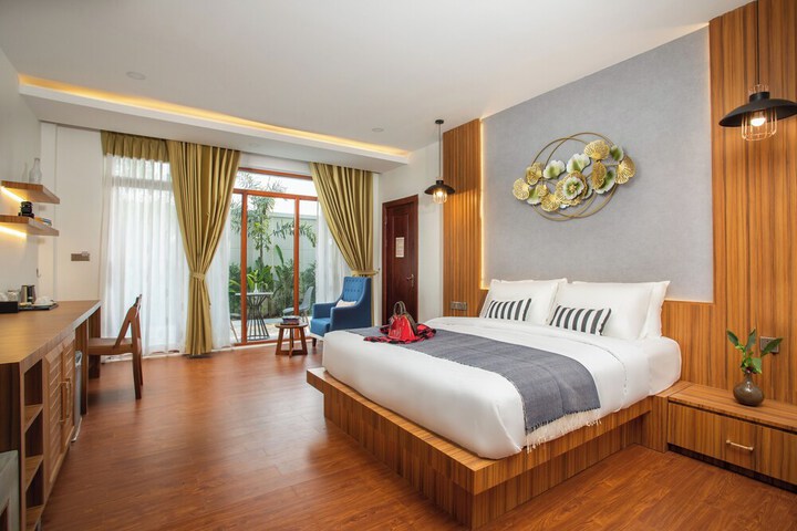 Room 32 of 180