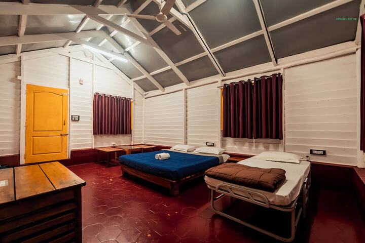 Room 9 of 20