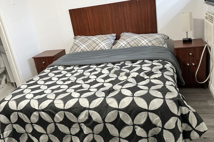 Room 13 of 28