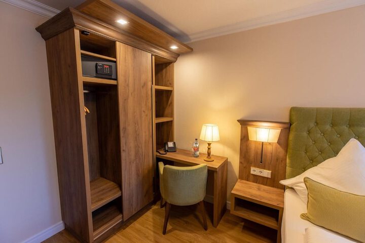 Room 9 of 55