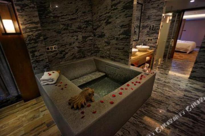 Duoleng Hot Spring Hotel
