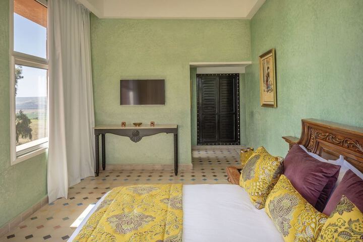 Room 40 of 80