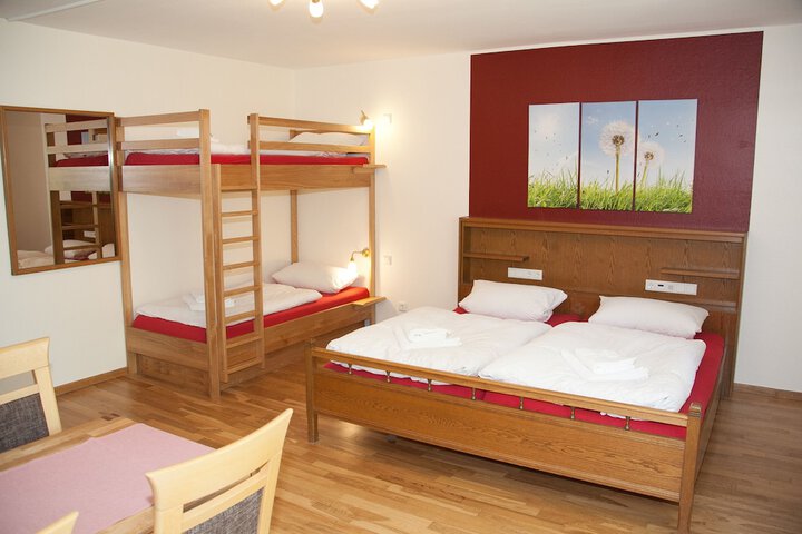 Room 4 of 39