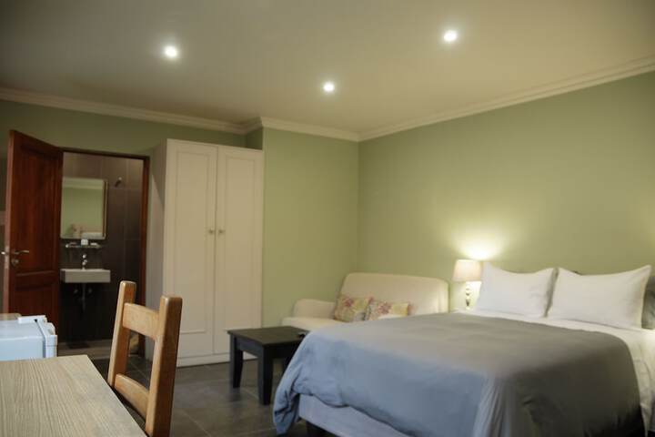 Room 13 of 170