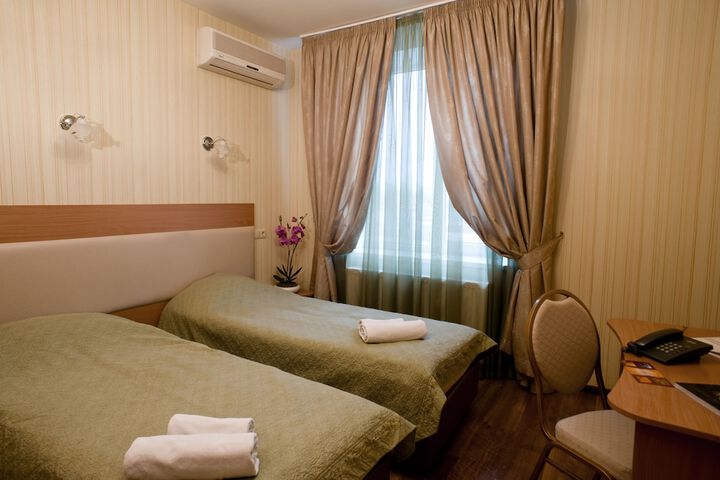 Room 4 of 37