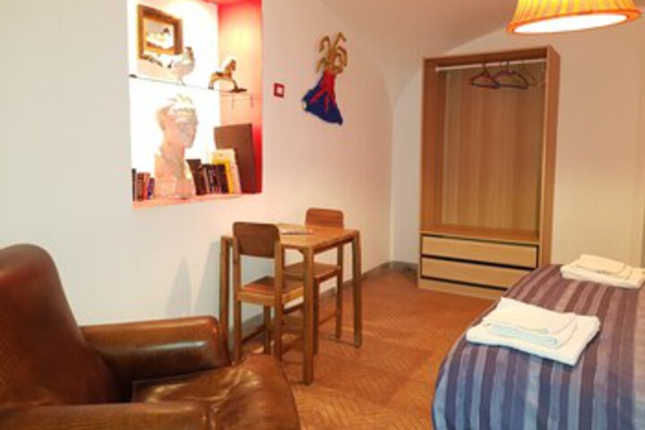 Room 71 of 76