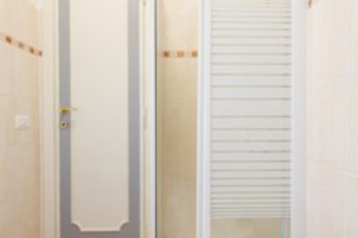 Room 24 of 157