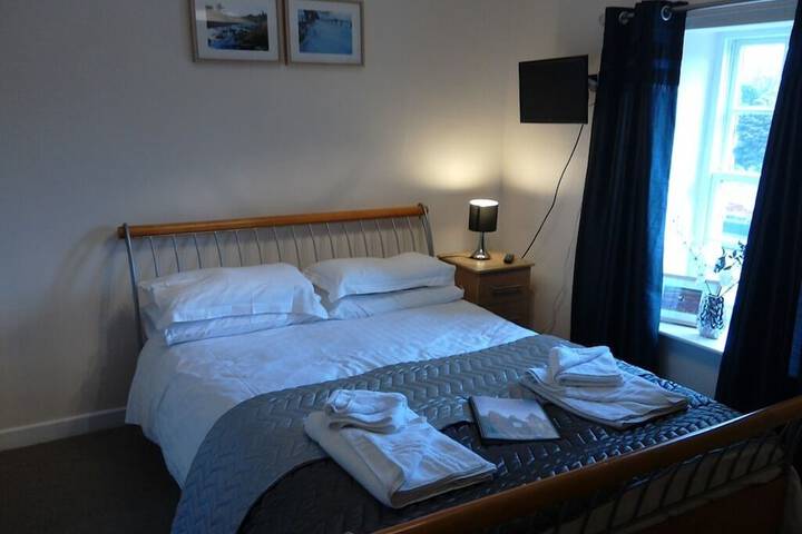Room 5 of 27