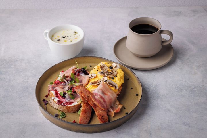 Breakfast/Coffee Service 112 of 125