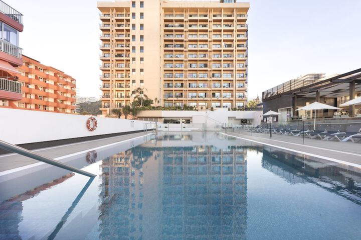 Pools & Facilities