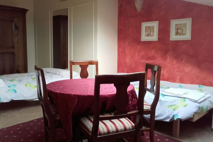Room 14 of 76