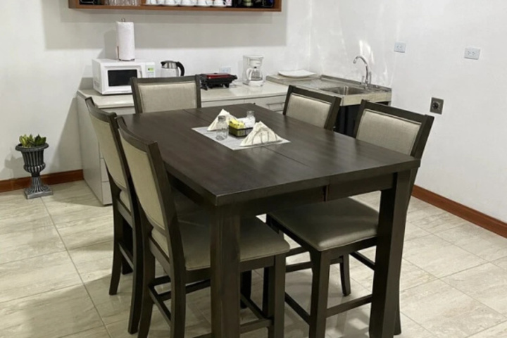 Dining 17 of 17