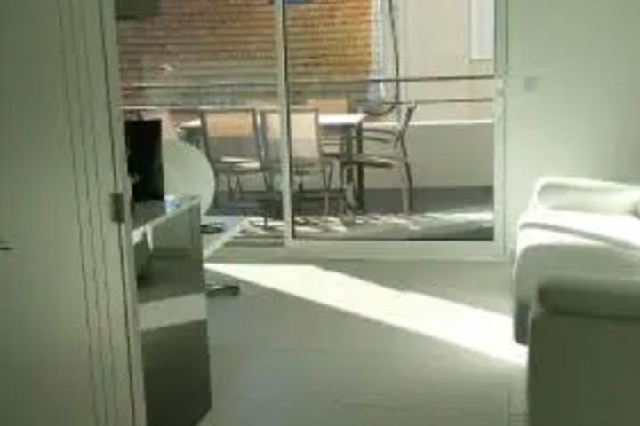 Room 5 of 11