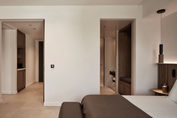 Room 39 of 155