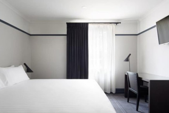 Room 12 of 42