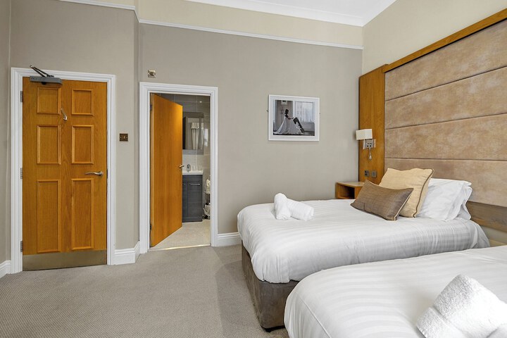 Room 53 of 111