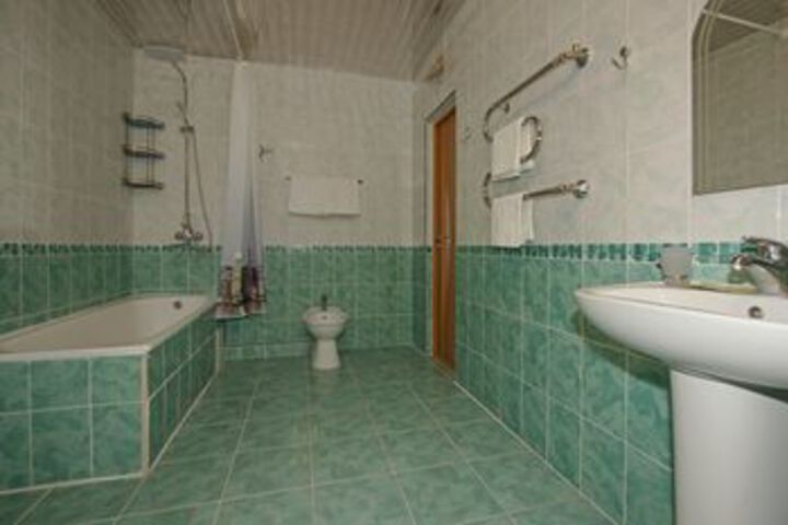 Room 4 of 30