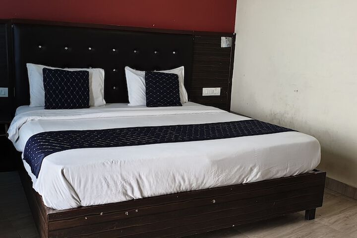 Room 13 of 26