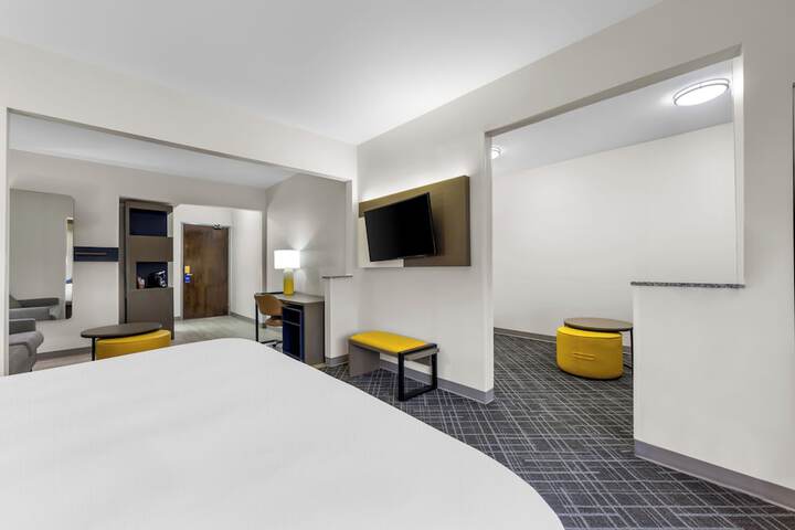 Room 15 of 64