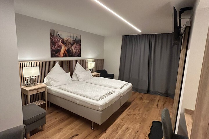 Room 6 of 56