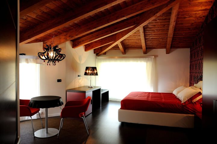 Room 12 of 52