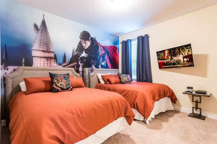 Room 25 of 37