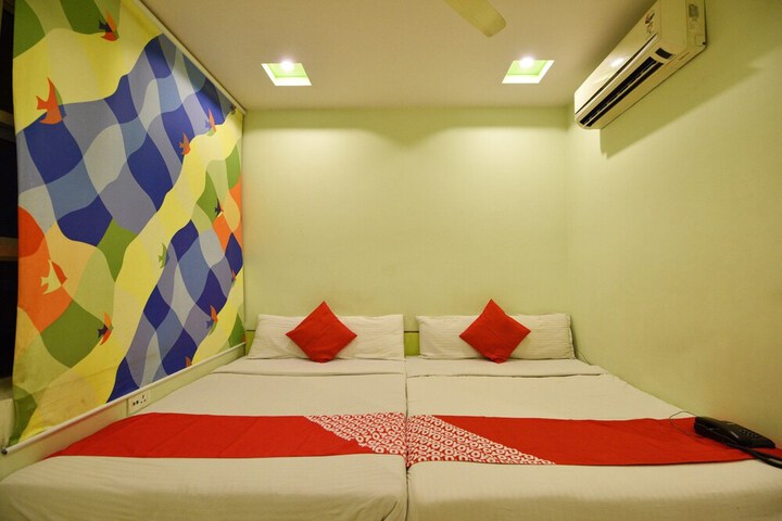 Room 18 of 28