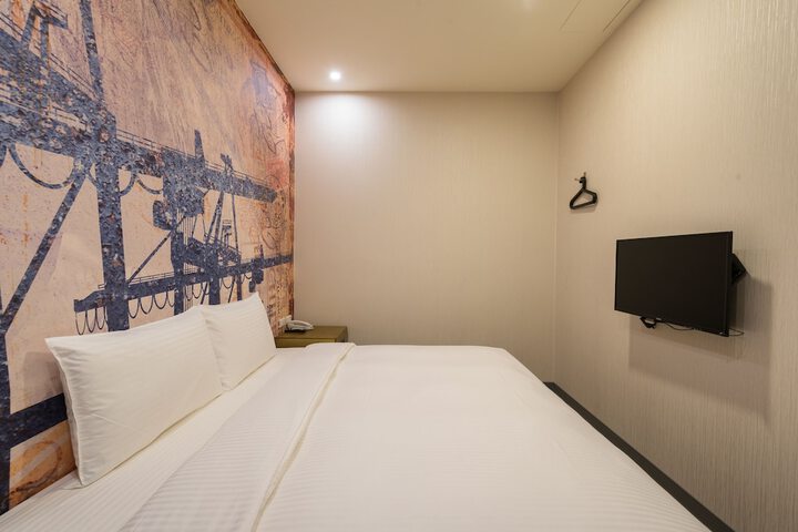 Room 36 of 98