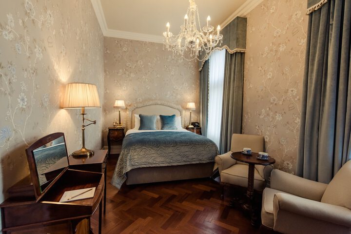 Room 46 of 108