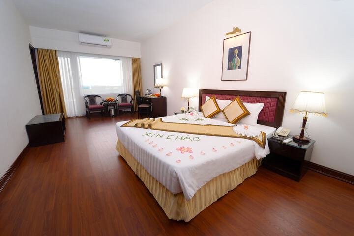 Room 36 of 194