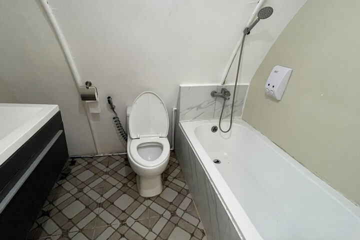 Room 54 of 104