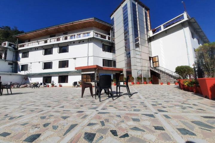 Hotel Basera