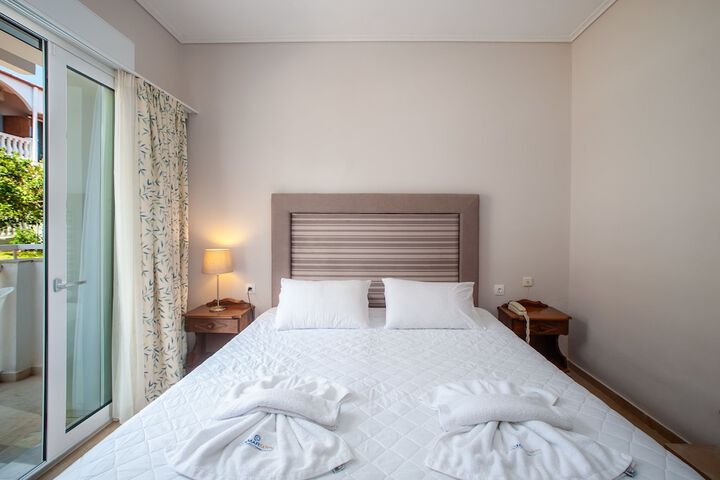 Room 6 of 37