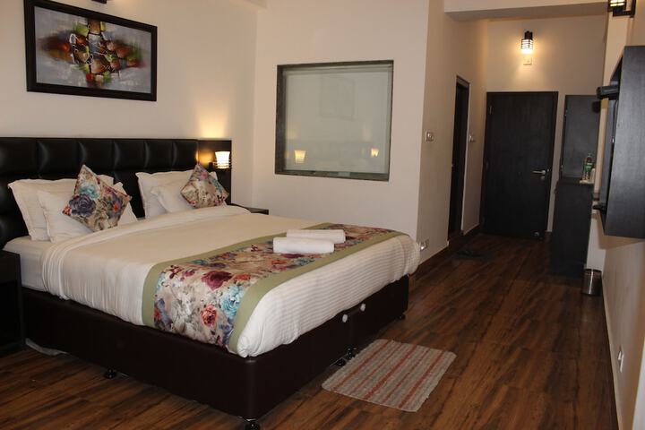 Room 7 of 53