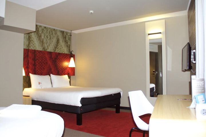 Room 15 of 84