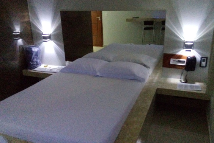 Room 6 of 7