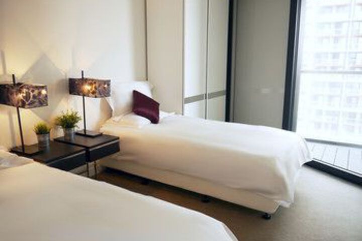 Room 6 of 11