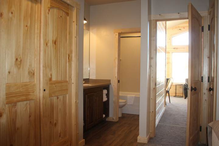 Room 5 of 83