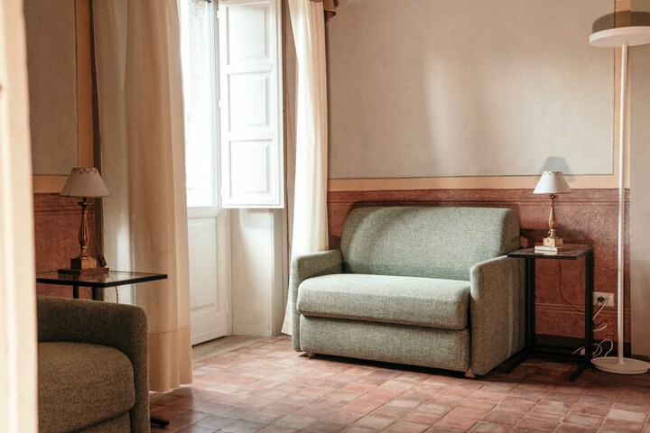 Room 15 of 38