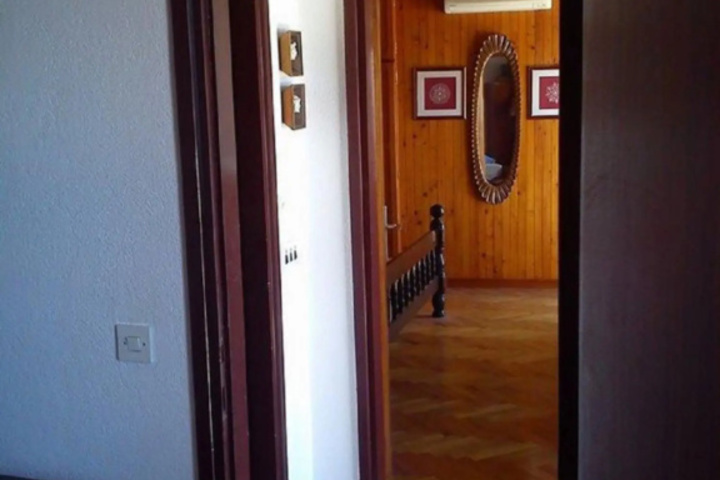 Room 5 of 15
