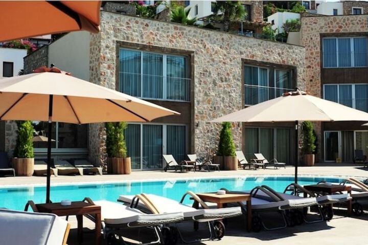 Pools & Facilities