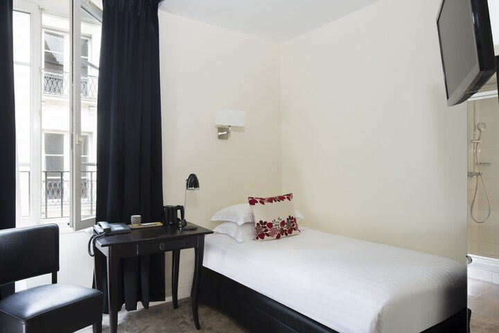 Room 19 of 62