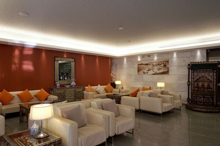 Entrance & Lobby